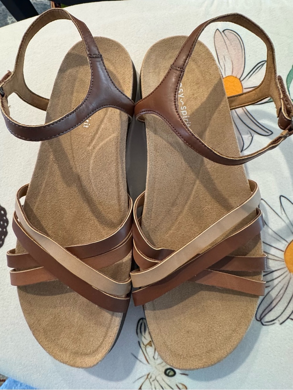 Easy Spirit Two-Tone Brown Tan Strappy Sandals